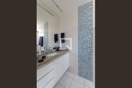 Apartamento à venda com 140m², 4 quartos e 2 vagas Apartamento à venda com 140m², 4 quartos e 2 vagasBanheiro do Quarto Suite