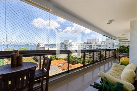 Apartamento à venda com 140m², 4 quartos e 2 vagas Apartamento à venda com 140m², 4 quartos e 2 vagasSala