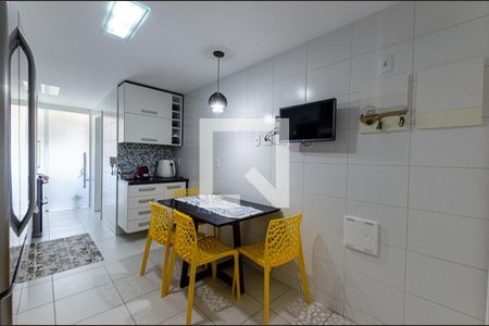Apartamento à venda com 140m², 4 quartos e 2 vagas Apartamento à venda com 140m², 4 quartos e 2 vagasCozinha