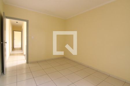 Quarto 1 de casa para alugar com 3 quartos, 180m² em Burgo Paulista, São Paulo
