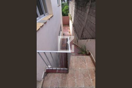 Casa para alugar com 180m², 3 quartos e 4 vagasEscada