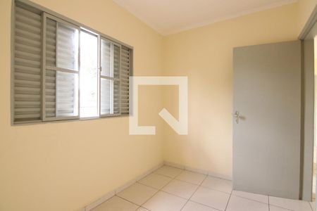 Quarto 2 de casa para alugar com 3 quartos, 180m² em Burgo Paulista, São Paulo