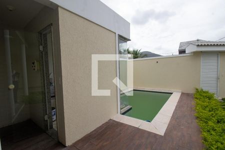 Casa à venda com 180m², 4 quartos e 2 vagasQuintal