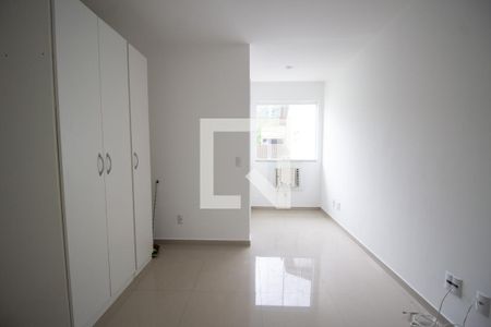 Casa à venda com 180m², 4 quartos e 2 vagasSuíte 2