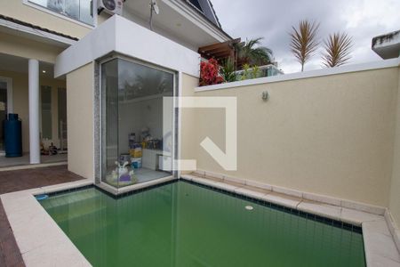 Casa à venda com 180m², 4 quartos e 2 vagasPiscina