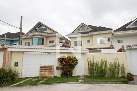 Casa à venda com 180m², 4 quartos e 2 vagasFachada da Casa