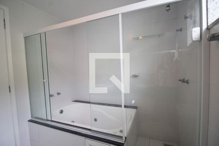 Casa à venda com 180m², 4 quartos e 2 vagasBanheiro da Suíte 1