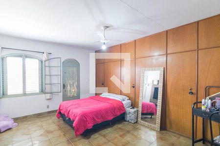 Casa à venda com 300m², 3 quartos e 3 vagas Casa à venda com 300m², 3 quartos e 3 vagasQuarto 3