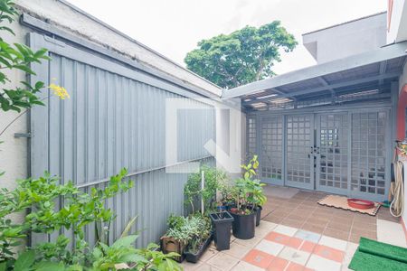 Casa à venda com 300m², 3 quartos e 3 vagas Casa à venda com 300m², 3 quartos e 3 vagasGaragem 1