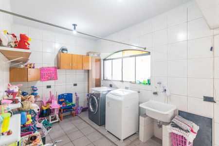 Casa à venda com 300m², 3 quartos e 3 vagas Casa à venda com 300m², 3 quartos e 3 vagasÁrea de Serviço