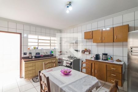 Casa à venda com 300m², 3 quartos e 3 vagas Casa à venda com 300m², 3 quartos e 3 vagasCozinha