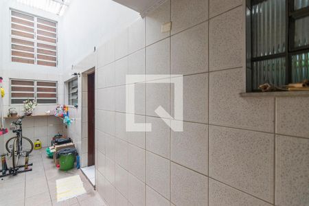 Casa à venda com 300m², 3 quartos e 3 vagas Casa à venda com 300m², 3 quartos e 3 vagasCorredor