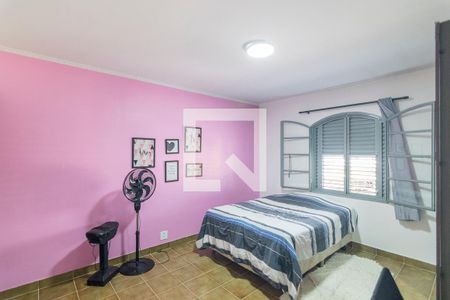 Casa à venda com 300m², 3 quartos e 3 vagas Casa à venda com 300m², 3 quartos e 3 vagasQuarto 1 Suite