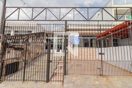 Casa à venda com 400m², 3 quartos e 8 vagasFachada