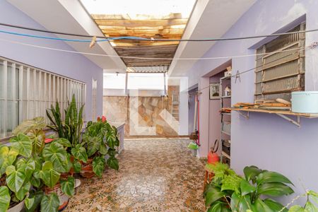 Casa à venda com 400m², 3 quartos e 8 vagasQuintal