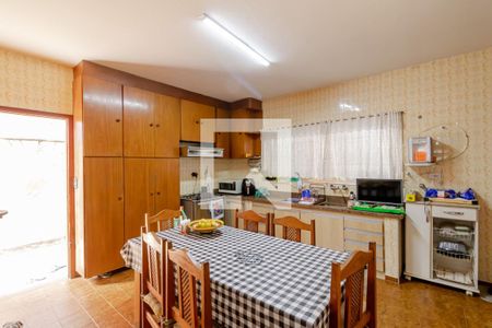 Casa à venda com 400m², 3 quartos e 8 vagasCozinha