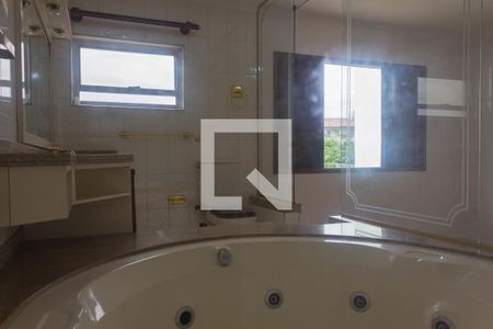 Casa à venda com 431m², 5 quartos e 4 vagasBanheiro da Suíte 1