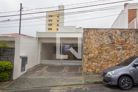Casa à venda com 431m², 5 quartos e 4 vagasFachada