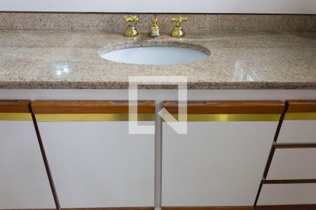 Casa à venda com 431m², 5 quartos e 4 vagasBanheiro da Suíte 1