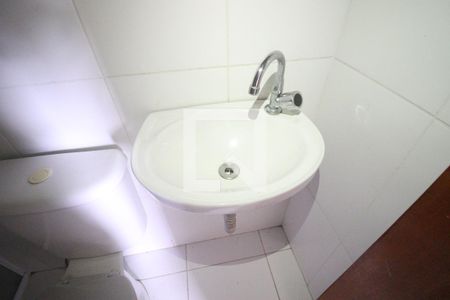 Casa de condomínio à venda com 95m², 3 quartos e 2 vagasBanheiro