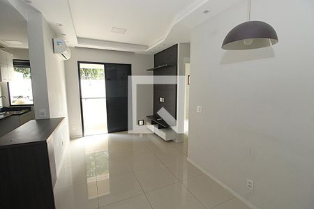 Sala de apartamento para alugar com 2 quartos, 56m² em Del Castilho, Rio de Janeiro