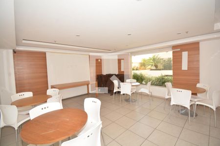 Apartamento para alugar com 55m², 2 quartos e 1 vagaÁrea comum - Salão de festas