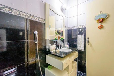 Casa à venda com 240m², 3 quartos e 2 vagasBanheiro 1