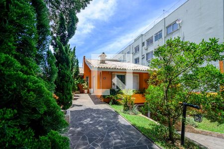 Casa à venda com 240m², 3 quartos e 2 vagasEntrada