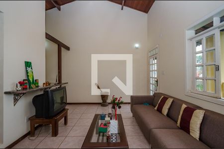 Sala 1 de casa à venda com 3 quartos, 300m² em Vila Odete, Nova Lima