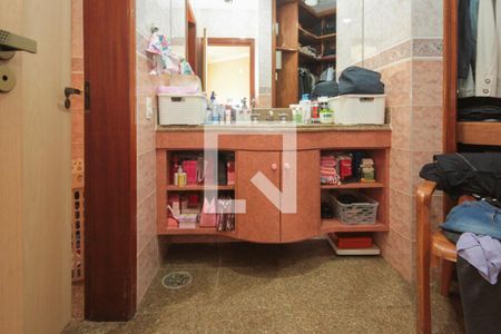 Casa à venda com 400m², 3 quartos e 5 vagasBanheiro da Suíte