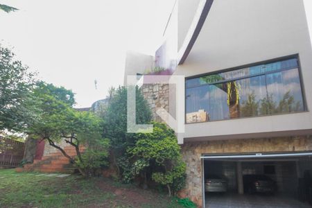 Casa à venda com 400m², 3 quartos e 5 vagasFachada