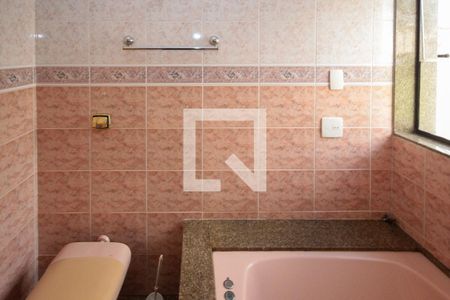 Casa à venda com 400m², 3 quartos e 5 vagasBanheiro da Suíte