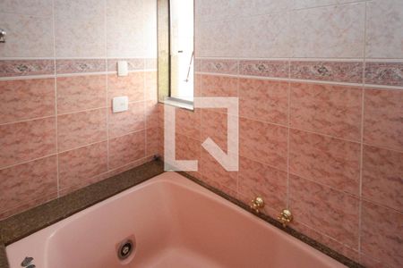 Casa à venda com 400m², 3 quartos e 5 vagasBanheiro da Suíte