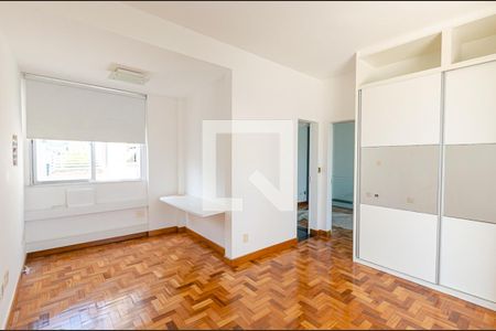 Apartamento para alugar com 320m², 6 quartos e 1 vagaQuarto