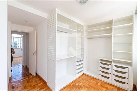 Apartamento para alugar com 320m², 6 quartos e 1 vagaQuarto