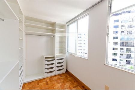 Apartamento para alugar com 320m², 6 quartos e 1 vagaQuarto