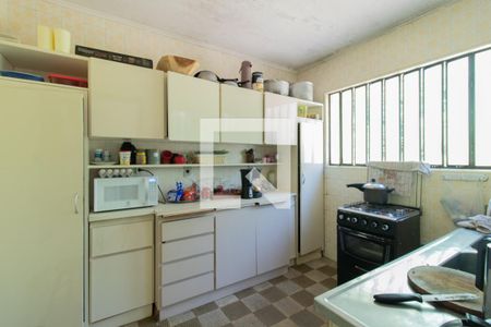 Casa à venda com 1800m², 3 quartos e 6 vagas Casa à venda com 1800m², 3 quartos e 6 vagasCozinha