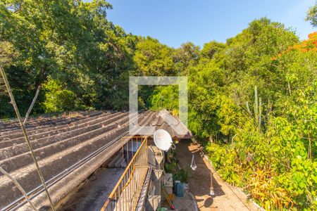 Casa à venda com 1800m², 3 quartos e 6 vagas Casa à venda com 1800m², 3 quartos e 6 vagasPátio - Área Externa