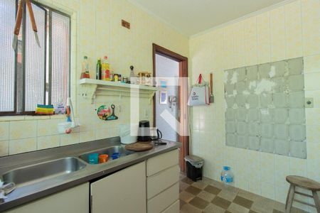 Casa à venda com 1800m², 3 quartos e 6 vagas Casa à venda com 1800m², 3 quartos e 6 vagasCozinha