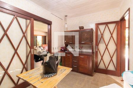 Casa à venda com 1800m², 3 quartos e 6 vagas Casa à venda com 1800m², 3 quartos e 6 vagasSala de Jantar