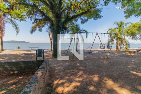 Casa à venda com 1800m², 3 quartos e 6 vagas Casa à venda com 1800m², 3 quartos e 6 vagasFrente da casa/terreno