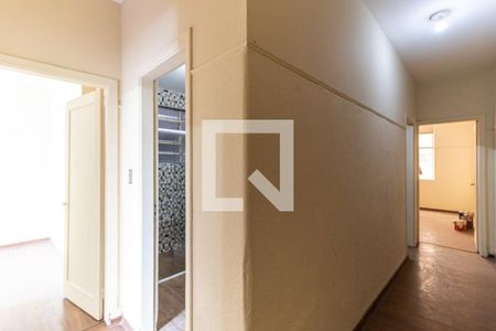Corredor de apartamento à venda com 3 quartos, 66m² em República, São Paulo