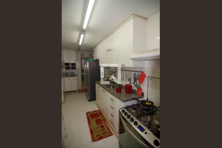 Apartamento à venda com 150m², 3 quartos e 2 vagasCozinha