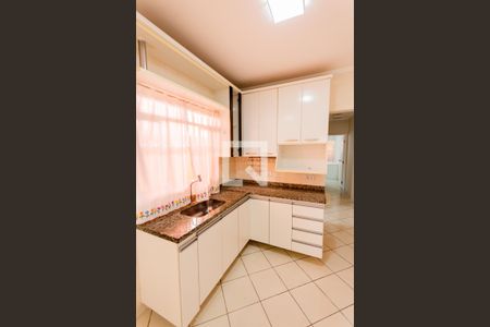 Casa para alugar com 71m², 2 quartos e 2 vagasArmário
