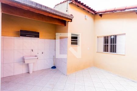 Casa para alugar com 71m², 2 quartos e 2 vagasÁrea de Serviço