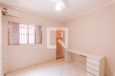 Casa para alugar com 71m², 2 quartos e 2 vagasSuíte 