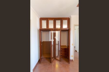 Suíte - Armário de apartamento para alugar com 3 quartos, 94m² em Centro, Campinas