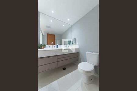 Apartamento à venda com 150m², 3 quartos e 3 vagas Apartamento à venda com 150m², 3 quartos e 3 vagasBanheiro da Suíte 3