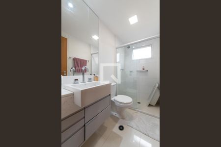 Apartamento à venda com 150m², 3 quartos e 3 vagas Apartamento à venda com 150m², 3 quartos e 3 vagasBanheiro da Suíte 1