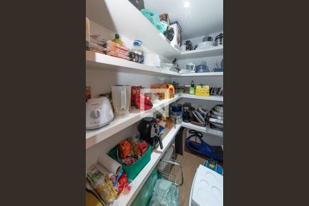 Apartamento à venda com 150m², 3 quartos e 3 vagas Apartamento à venda com 150m², 3 quartos e 3 vagasDespensa